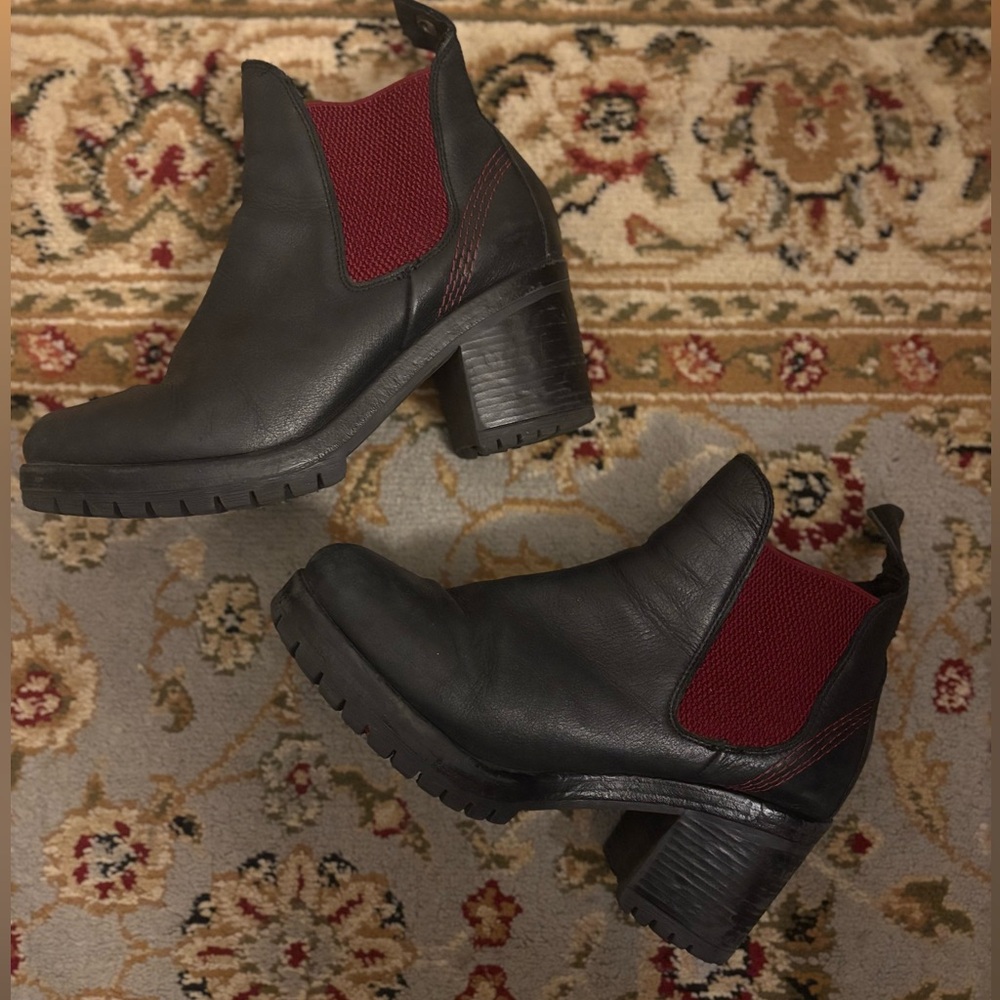 Chelsea Boots - Size 7